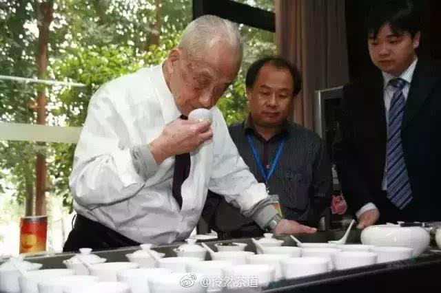 茶学泰斗刘祖生逝世，缅怀一生贡献，传承茶文化之光