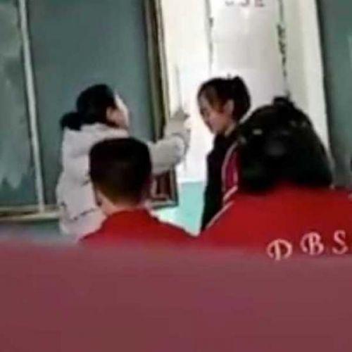 女教师出轨学生遭停职事件，伦理道德和职业责任的反思