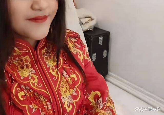 男子刷视频意外发现妻子与他人结婚，震惊揭示背后的秘密