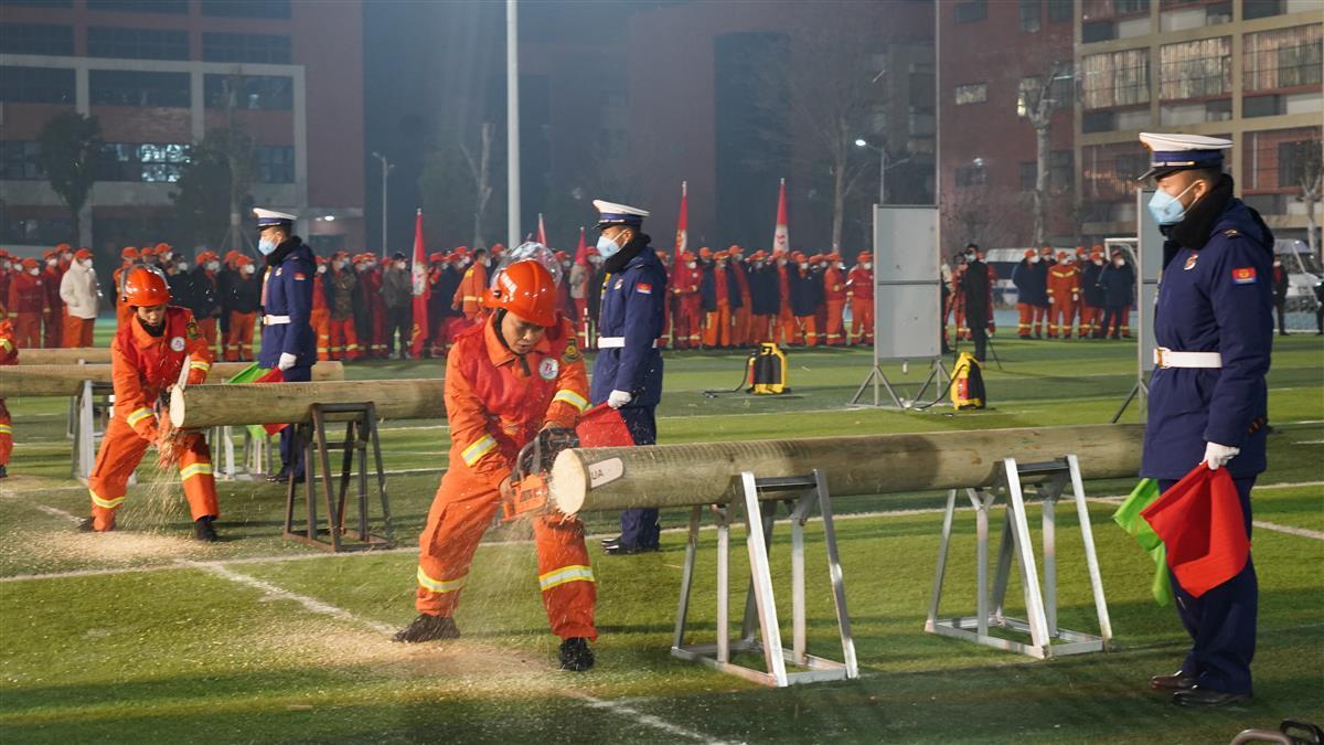 湖北大型无人机坠落起火事件全程纪实