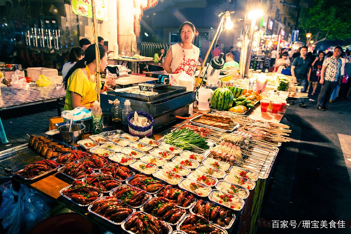 浪漫夜市美食探秘，夜市中最值得尝试的美味佳肴