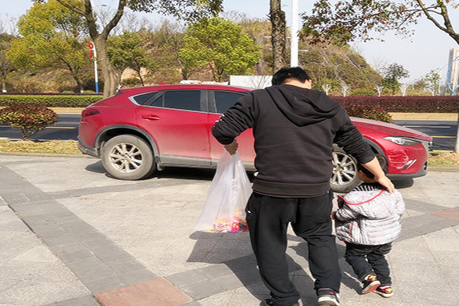 警惕潜在风险，女子因喝下陌生人水昏迷遭拐骗事件提醒