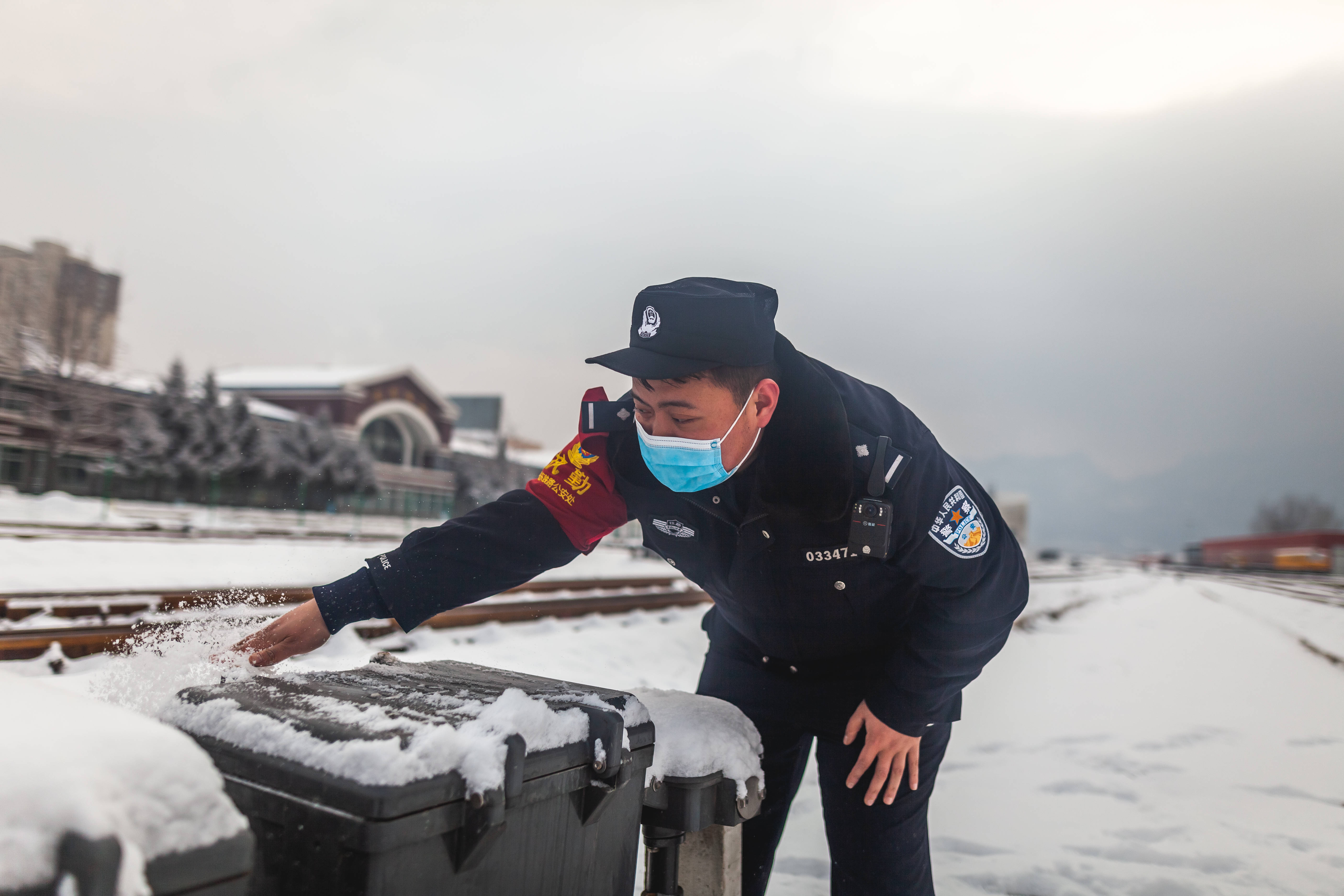 驻站小民警的力量与荣耀，警察节见证逆风翻盘的光辉时刻