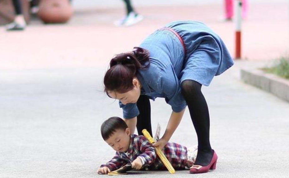 小儿跌倒后的急救与应急处理指南