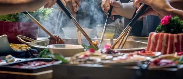 旅行中如何有效管理饮食，避免暴饮暴食指南