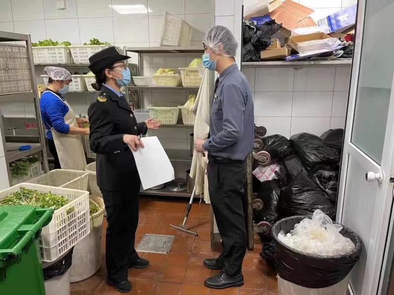 旅行中如何挑选健康餐饮食品指南